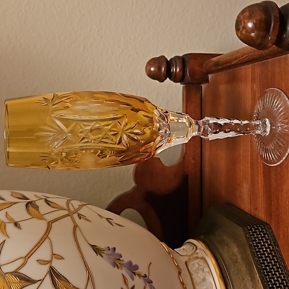 Champagne Flute Cut to Clear Grape Leaf Pattern Thumb Print Stem Wine Glass - Picture 3 of 16